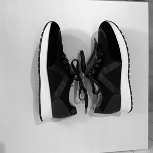Munro Piper Lace up  Sneaker Black size 10
